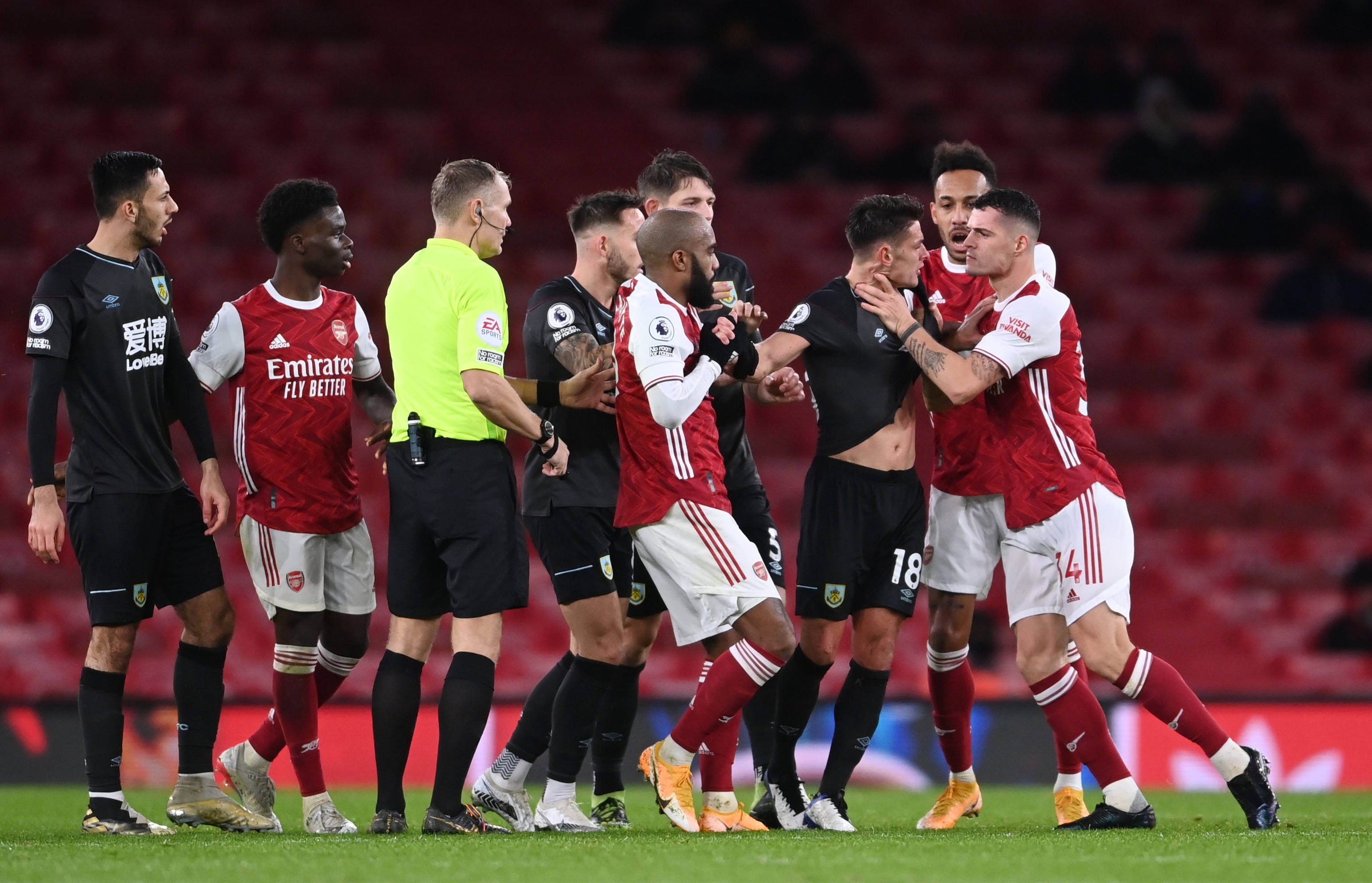 队的激烈竞 队的激烈竞